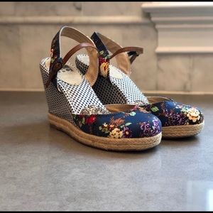 BC Espadrille Wedges, Size 8.5